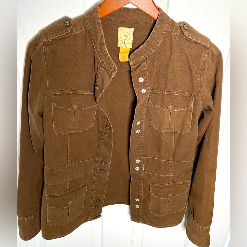 Gramicci Brown Jacket in Small. 100% Cotton